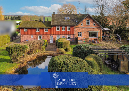 Hausansicht - Altbau & Landgut-Flair: Herrschaftliches Anwesen mit 3 Wohneinheiten, unverbaubarem Blick