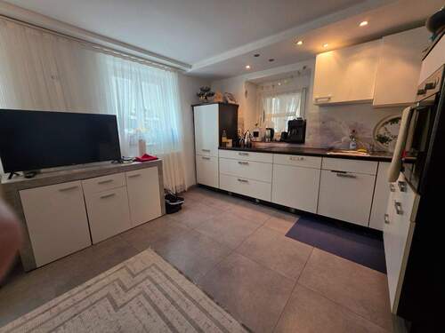 Küche - 4-Zimmer-Haus mit Jacuzzi-Wellness & Terrasse - zentral in Neumarkt-St. Veit