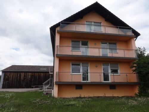 Aussenansicht - 8 Zimmer Mehrfamilienhaus, Wohnhaus zur Miete in Sulzbach-Rosenberg