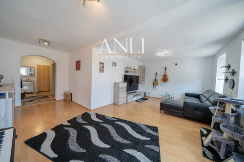 Wohn- und Geschäftshaus in Senden - 1. OG 4 Zimmer Wohnung - Wohnzimmer 2 - 