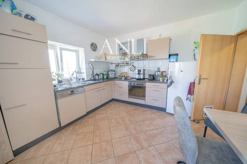 Wohn- und Geschäftshaus in Senden - 1. OG 4 Zimmer Wohnung - Küche - 