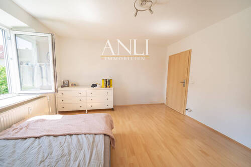 Wohn- und Geschäftshaus in Senden - 1. OG 4 Zimmer Wohnung - Kinderzimmer - 