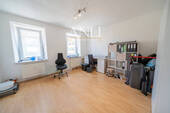 Wohn- und Geschäftshaus in Senden - 1. OG 4 Zimmer Wohnung - Zimmer - 