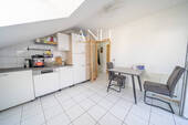 Wohn- und Geschäftshaus in Senden - 2. OG 4 Zimmer Wohnung - Küche - 