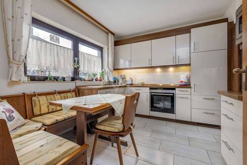 Küche - 8 Zimmer Einfamilienhaus in Kelkheim (Taunus) / Fischbach