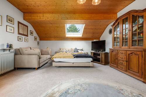 Schlafzimmer 1 (Dachgeschoss) - 