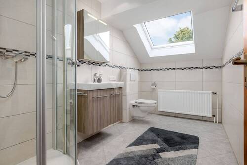 Badezimmer (Dachgeschoss) - 