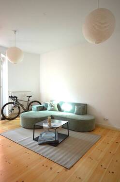 Wohnzimmer - 2 Zimmer Etagenwohnung zum Kaufen in Berlin