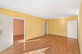 Wohnzimmer - 2 Zimmer Etagenwohnung zum Kaufen in Berlin