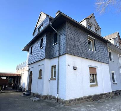 Straßenansicht - Familien aufgepasst: 180 m² Reihenendhaus mit Garten + Dachterrasse in beliebter Lage in Hattingen