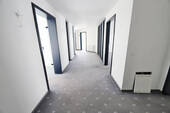 Flur - 8 Zimmer Büro in Lage