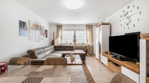 Wohnzimmer 1 - 3 Zimmer Etagenwohnung zum Kaufen in Calw