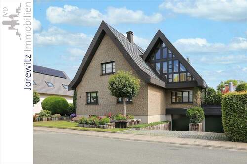 004 - Straßenansicht - Einfamilienhaus mit 156,40 m&sup2; in Bielefeld zum Kaufen