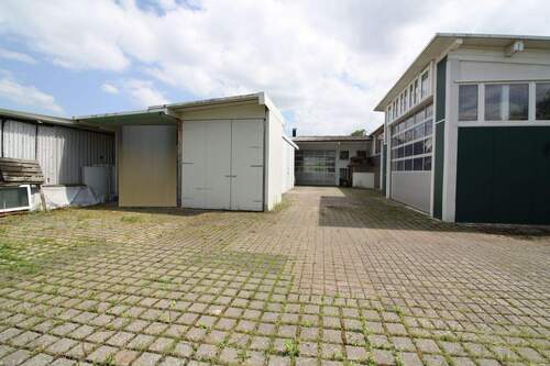 Durchfahrt - Grundstück in Malsch