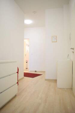 Flur - Etagenwohnung mit 66,60 m&sup2; in Köthen (Anhalt) zur Miete