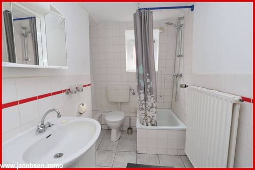 Wohnung 1 (über der Gaststätte)Bad - 