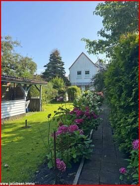 Südwestansicht Hinterhaus mit Garten - 8 Zimmer Mehrfamilienhaus, Wohnhaus zum Kaufen in Schleswig