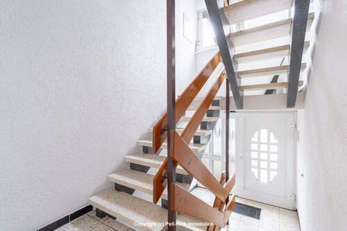 Hausflur - 2 Zimmer Etagenwohnung zum Kaufen in Eggenstein-Leopoldshafen / Eggenstein