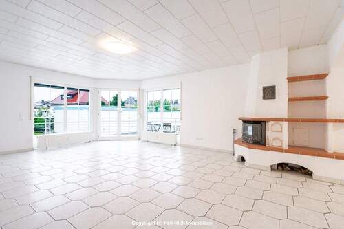 Wohnzimmer - Etagenwohnung mit 122,50 m² in Eggenstein-Leopoldshafen / Eggenstein zum Kaufen