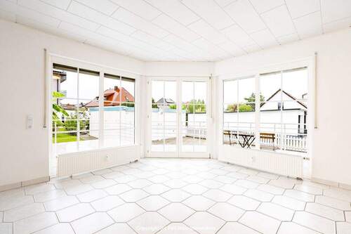 Wohnzimmer mit Blick Terrasse - 
