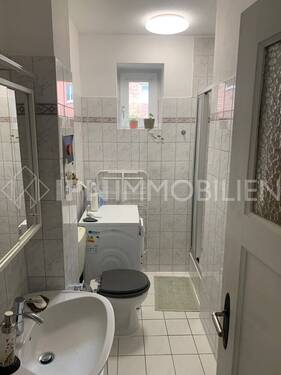 Tageslichtbad mit Dusche - 