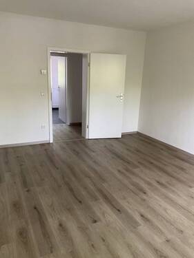 Wohnzimmer 2 - 3 Zimmer Etagenwohnung zur Miete in Gelsenkirchen