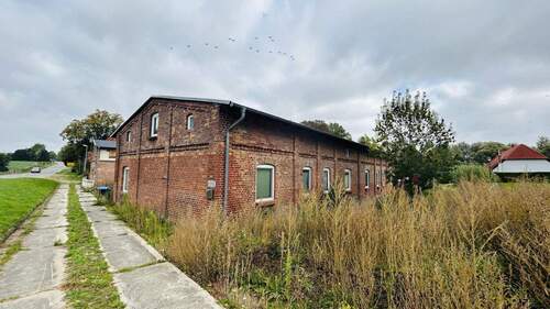Außenansicht - Mehrfamilienhaus, Wohnhaus in Dahmen zum Kaufen