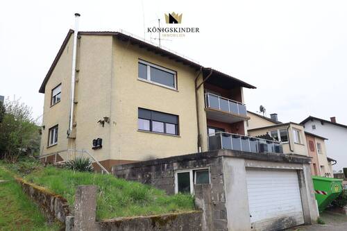 Stattliche Erscheinung - Hier ist noch was zu tun - dann haben Sie ein schmuckes Haus für zwei Familien