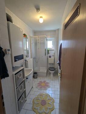 Bad inkl. Dusche und WC - 