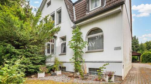 Außenansicht 3 - Mehrfamilienhaus mit 3 WE und großem Grundstück & Nebengebäude - perfekt für Familien oder Anleger