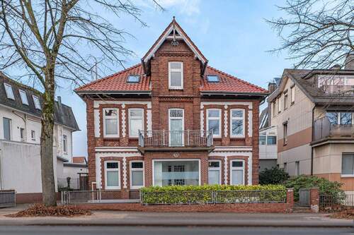 Außenansicht - Alter Charakter trifft modernes Ambiente - ideal für Mehrgenerationen oder Wohnen & Arbeiten.