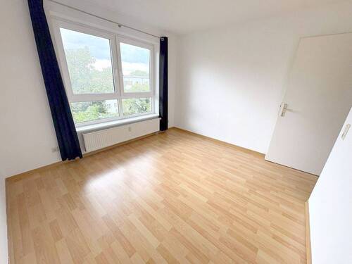 Zimmer 2 Platz für Familie, Hobby oder Home Office - 