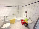 innenliegendes Bad mit Wanne UND Dusche - 