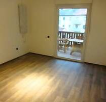 Provisionsfrei - Etagenwohnung mit Tageslichtbad und 2 Balkonen - Sulzbach-Rosenberg Fröschau