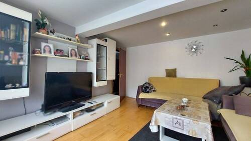 Wohnzimmer - 4 Zimmer Einfamilienhaus in Friedberg