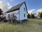 Wohnhaus und Grundstück - 4 Zimmer Einfamilienhaus in Wernberg-Köblitz