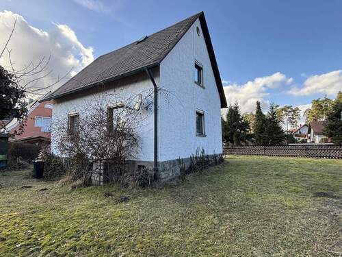 Wohnhaus und Grundstück - 4 Zimmer Einfamilienhaus in Wernberg-Köblitz