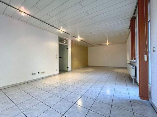 Wohn-/Esszimmer I - 2 Zimmer Etagenwohnung zur Miete in Lorsch