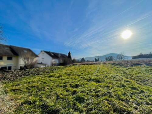 Grundstück - Baugrundstück geeignet für eine Doppelhaushälfte in 53639 Königswinter-Thomaberg!