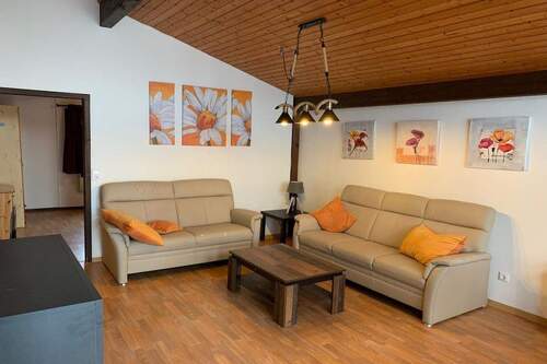 Wohnzimmer - 3 Zimmer Mehrfamilienhaus, Wohnhaus in Butjadingen