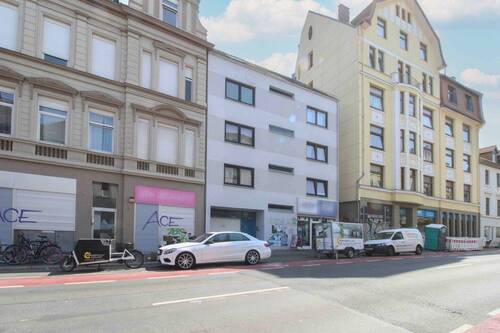Straßenansicht - Ihr Investment: Vermietete Verkaufsfläche und Versammlungsräume in Hannover-Linden