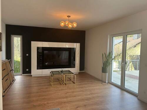 Bild 4 - Einfamilienhaus mit 225,00 m&sup2; in Dattenberg zur Miete