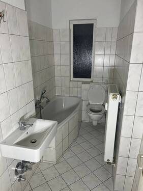 Badezimmer - Etagenwohnung mit 60,00 m&sup2; in Erfurt zur Miete