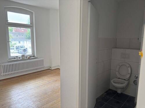 Zimmer_Bad - Erstbezug nach Renovierung! 2 ZW in der Harriesstr. 7 in Kiel - OTTO STÖBEN GmbH