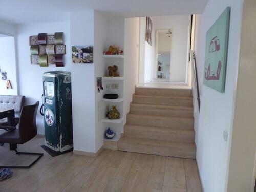Split-Level - 