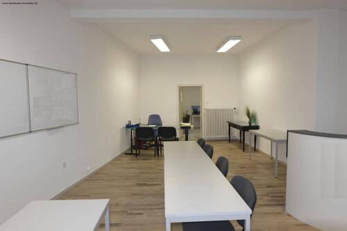 Raum 1 mit Schaufenster - 2 Zimmer Gewerbeobjekt (Büro, Produktion, Verkauf) in Trier