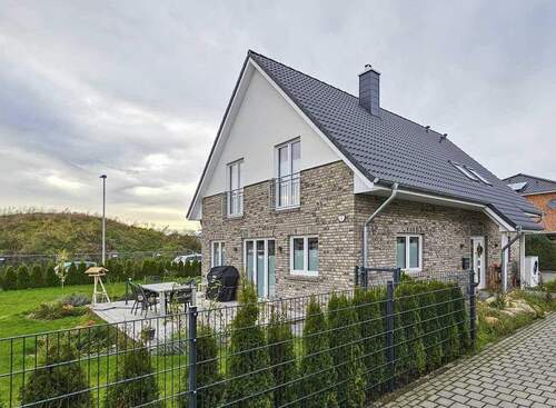 Beispiel Abbildung mit Sonderleistungen - Seltene Gelegenheit! Niedrigenergiehaus (EH40) mit Wärmepumpe in Top-Lage in Itzehoe!