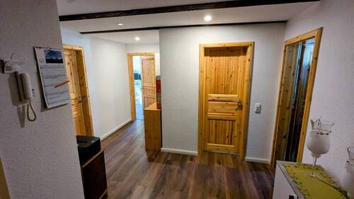 Flur Wohnung - Mehrfamilienhaus, Wohnhaus mit 373,00 m&sup2; in Königstein zum Kaufen