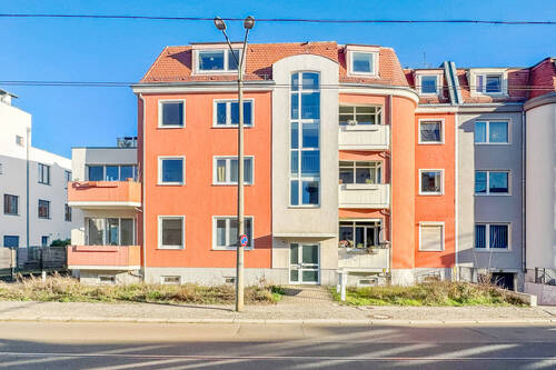 Hausansicht - 3 Zimmer Etagenwohnung in Berlin