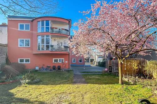 Hausrückansicht - Etagenwohnung mit 73,40 m² in Berlin zum Kaufen